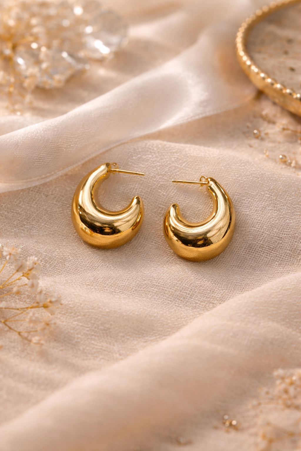 Bold Curve Earrings