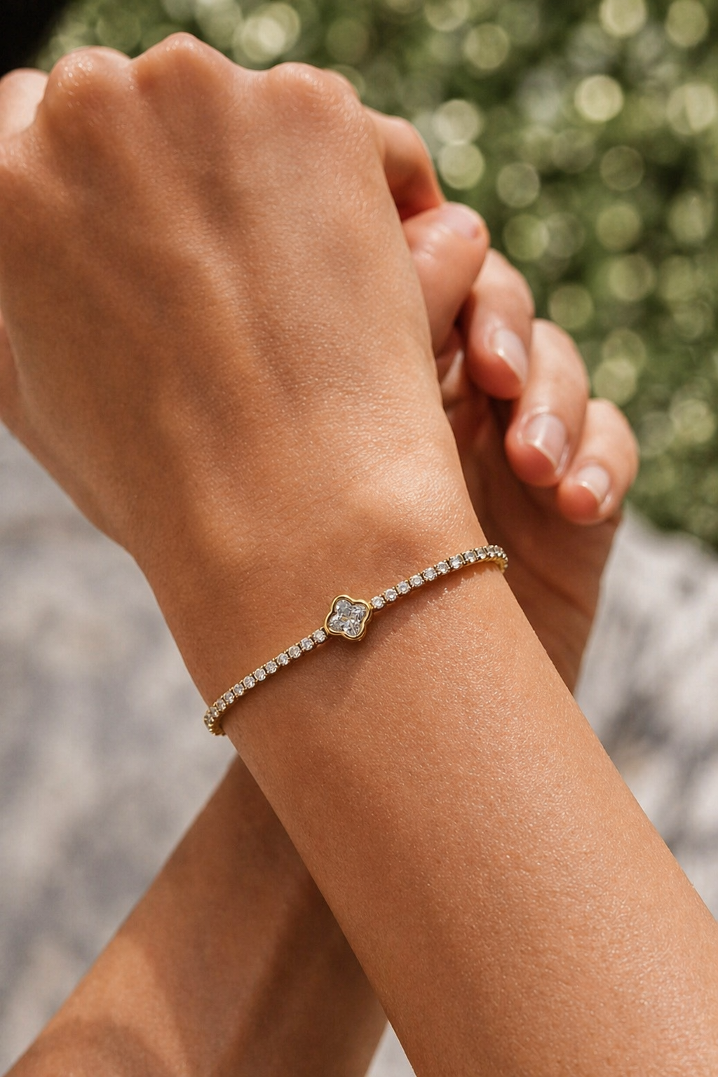 Bloom tennis bracelet