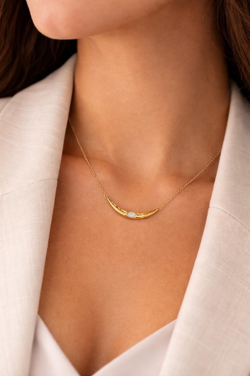 Curve Stone Necklace