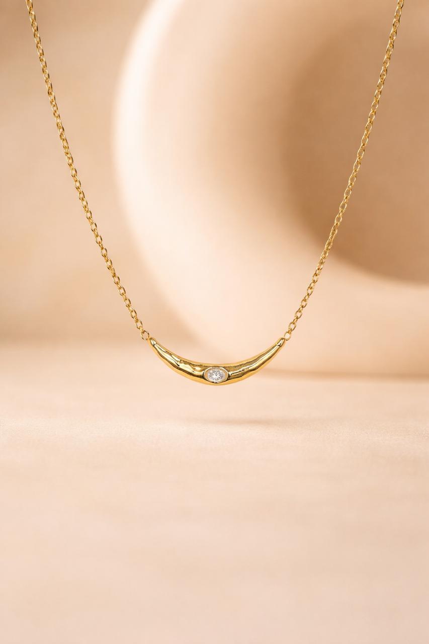 Curve Stone Necklace